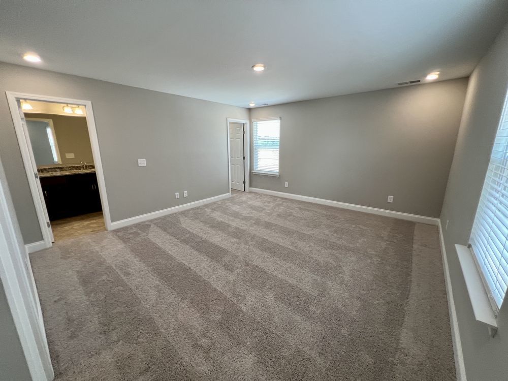 Half Off First Month's Rent! Beautiful 3 Bed/2.5 Bath *End Unit* Townhome in Lebanon! property image
