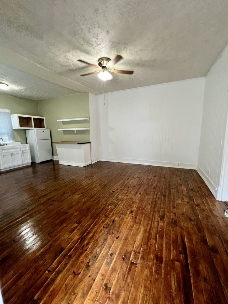 Renovated 1 Bed, 1 Bath Apt, *Electric & Water Included!* property image