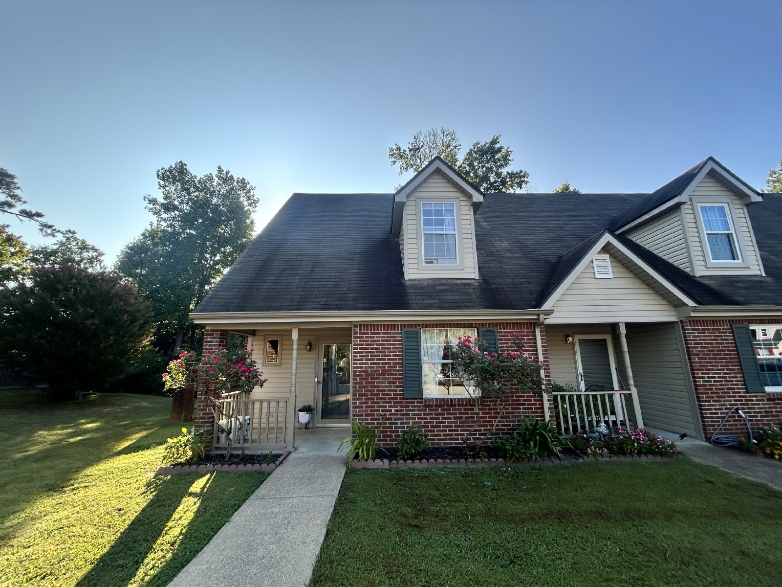 East Brainerd Townhome! 2 beds, 2 baths, garage, fenced back yard & screened porch! property image