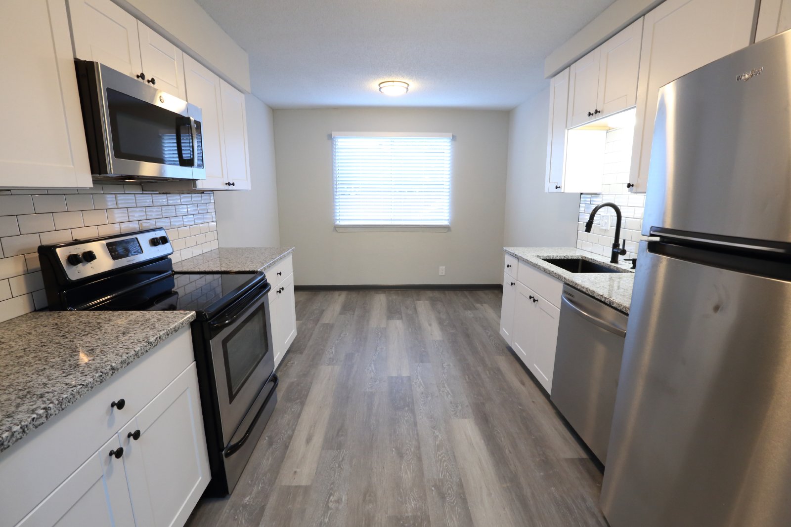 1/2 OFF 1ST FULL MONTHS RENT! Fully Renovated 2 Bed, 1 Bath, 1st Floor Apartment in East Ridge! property image