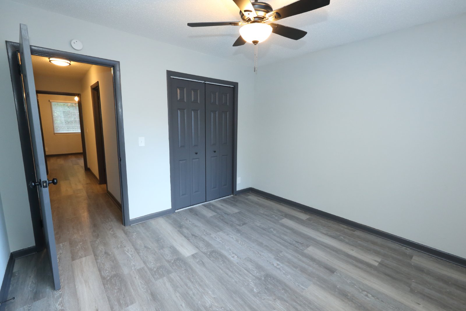 1/2 OFF 1ST FULL MONTHS RENT! Fully Renovated 2 Bed, 1 Bath, 1st Floor Apartment in East Ridge! property image