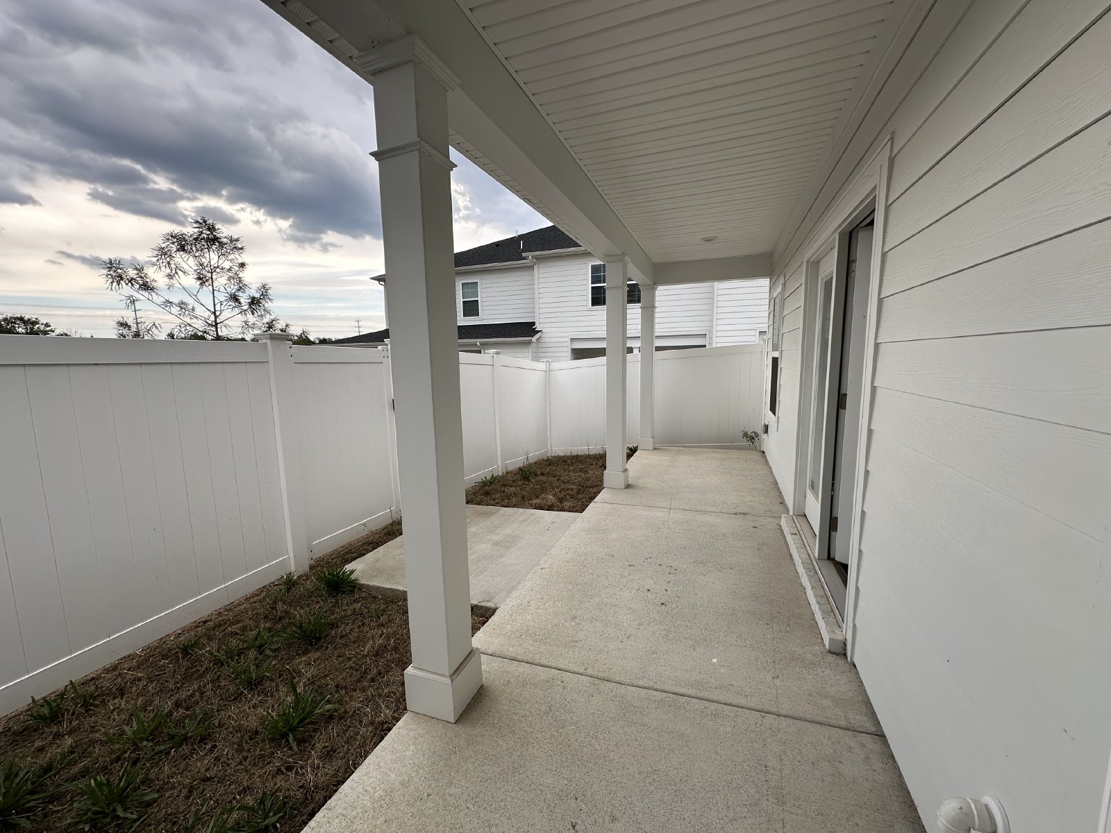 Beautiful Open Concept 3 BR 2.5 Bath Townhome in Murfreesboro property image