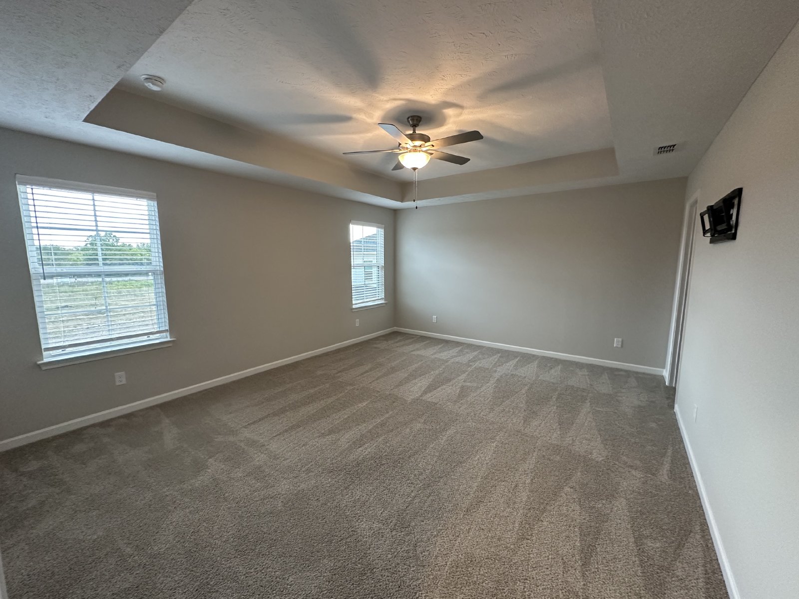 Beautiful Open Concept 3 BR 2.5 Bath Townhome in Murfreesboro property image