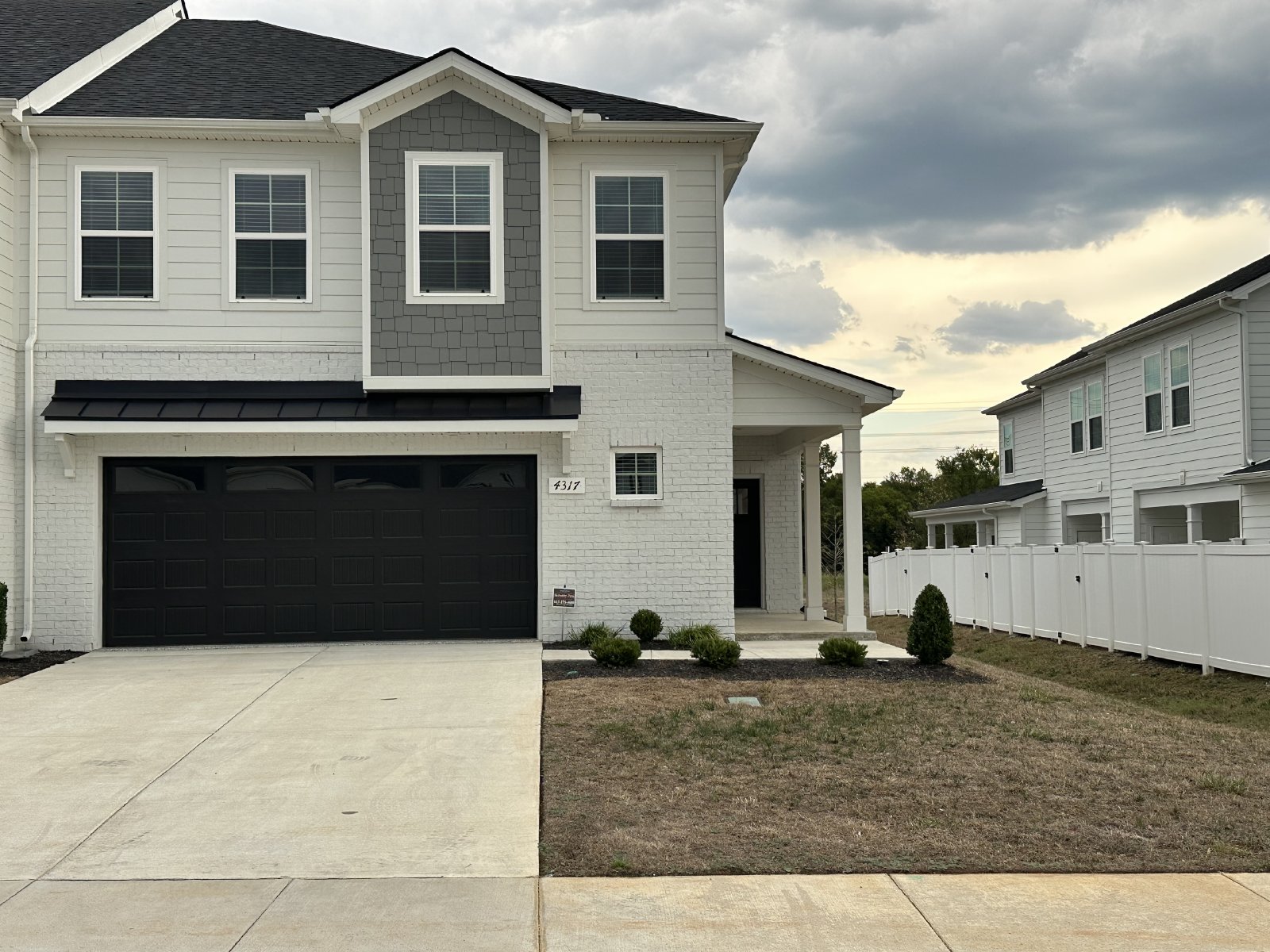 Beautiful Open Concept 3 BR 2.5 Bath Townhome in Murfreesboro property image