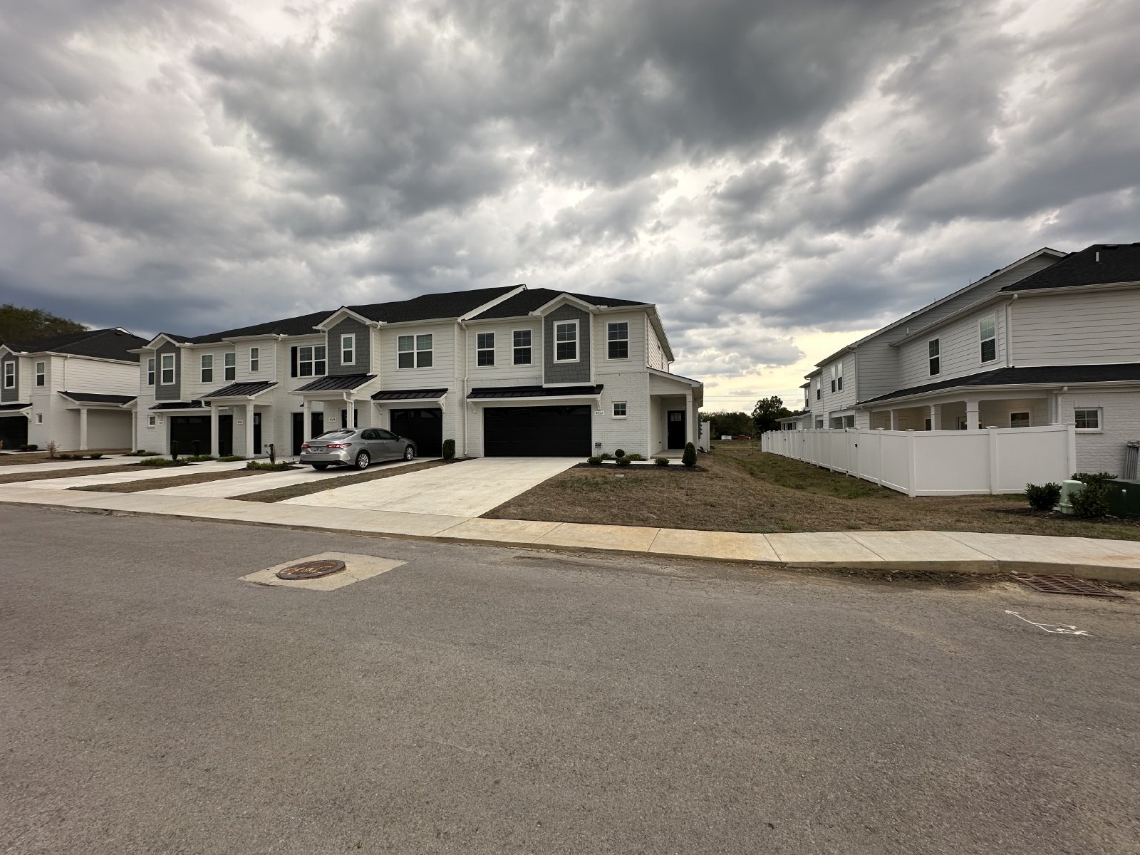 Beautiful Open Concept 3 BR 2.5 Bath Townhome in Murfreesboro property image