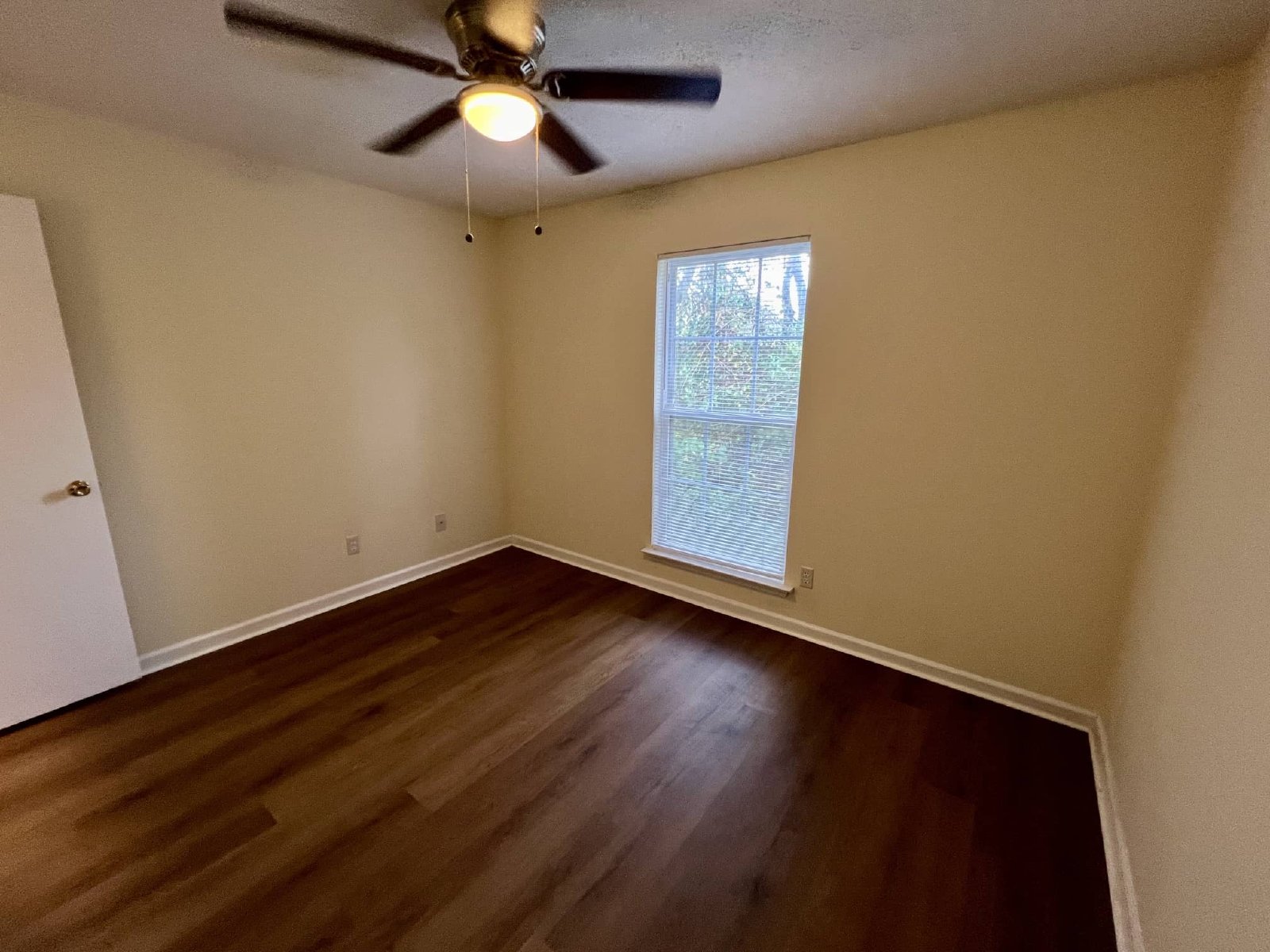 1BR 1BA Apartment at Venture Point Apt. *Water Included* property image